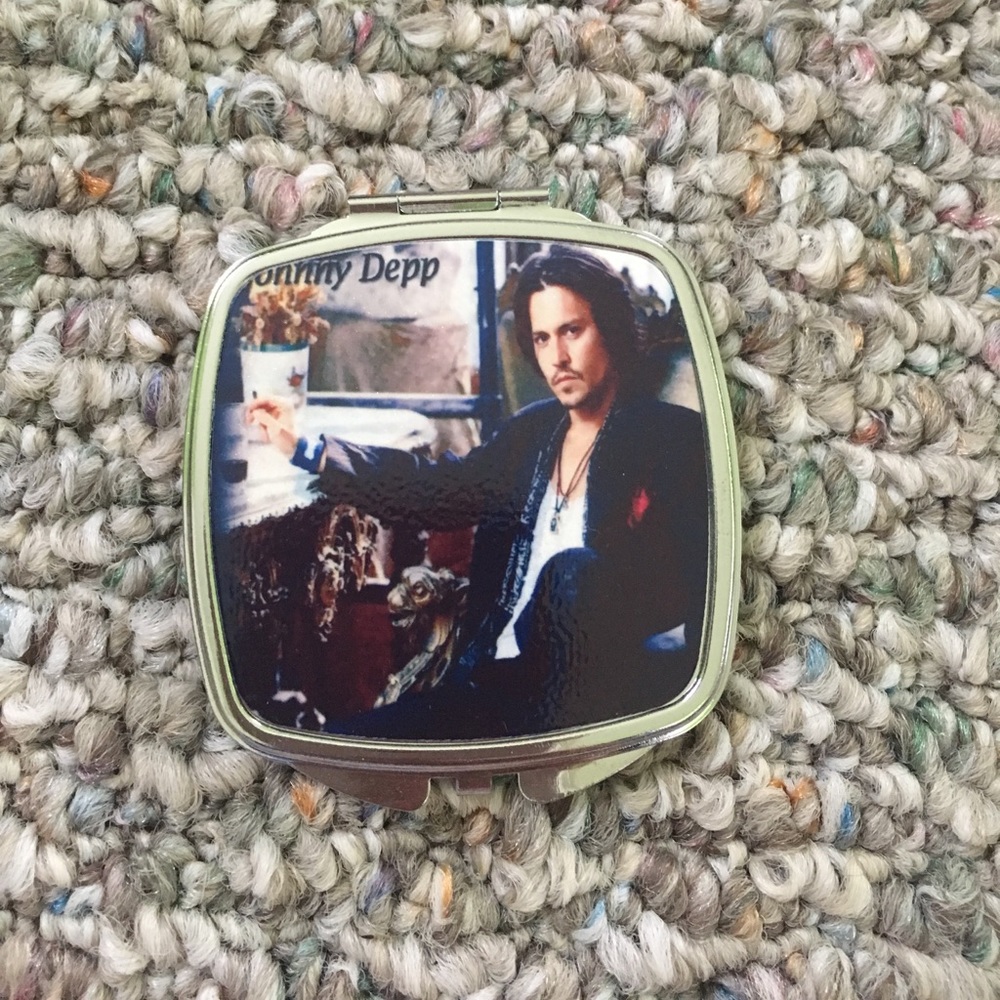 ⚡️ Johnny Depp Mirror ⚡️